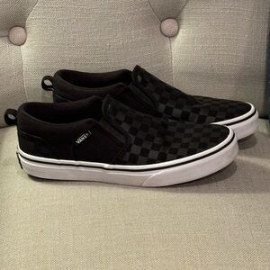 Black Checkerboard Slip-on Vans Youth / Kids in Size 4 1/2